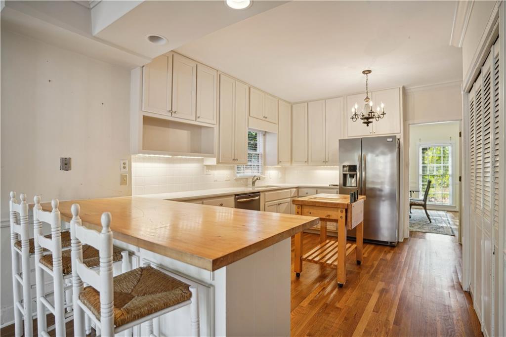 4345 Blackland Way