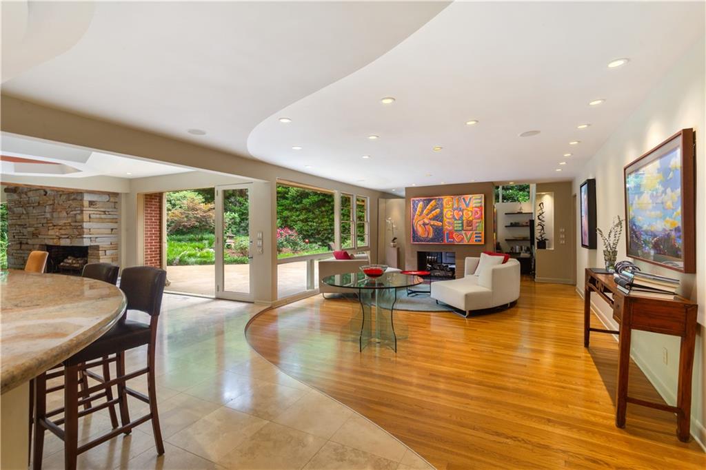 1719 Barnesdale Way NE