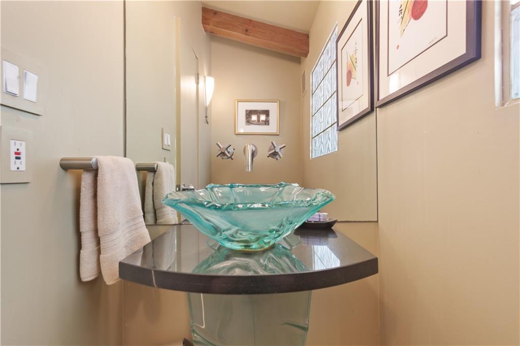 1719 Barnesdale Way NE