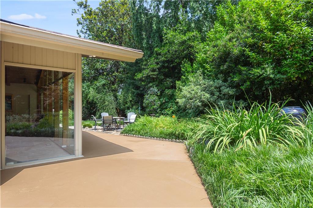 1719 Barnesdale Way NE