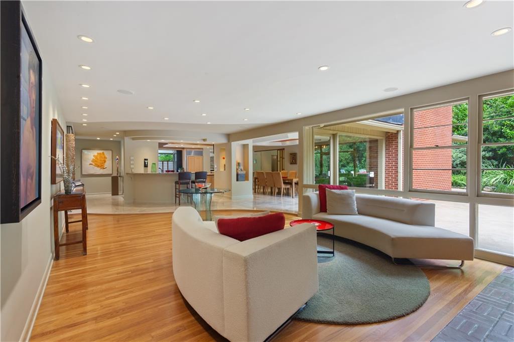 1719 Barnesdale Way NE