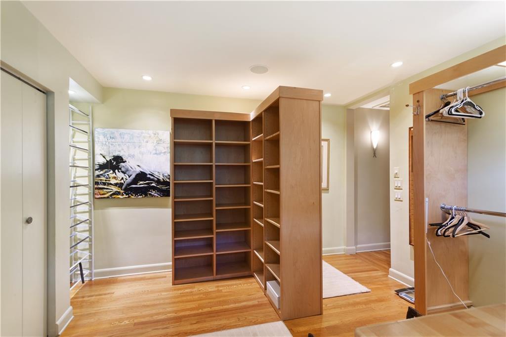 1719 Barnesdale Way NE