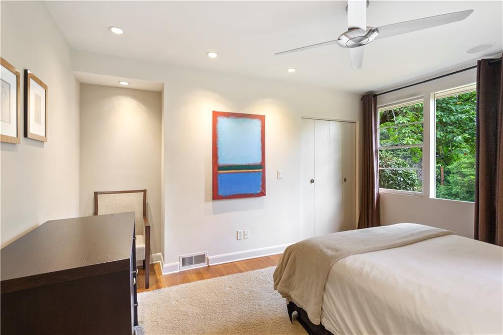 1719 Barnesdale Way NE