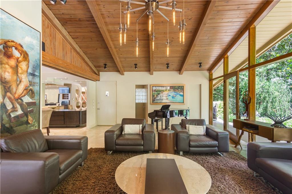 1719 Barnesdale Way NE