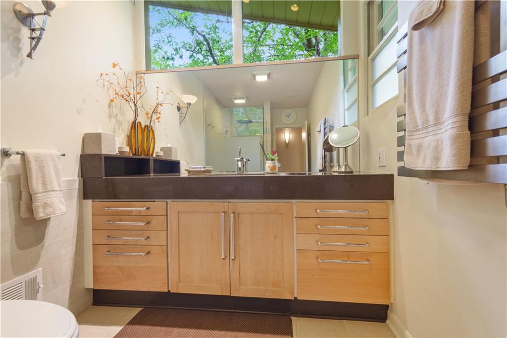 1719 Barnesdale Way NE