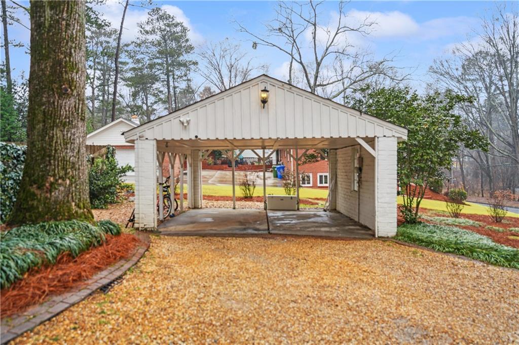 1992 Walthall Drive NW