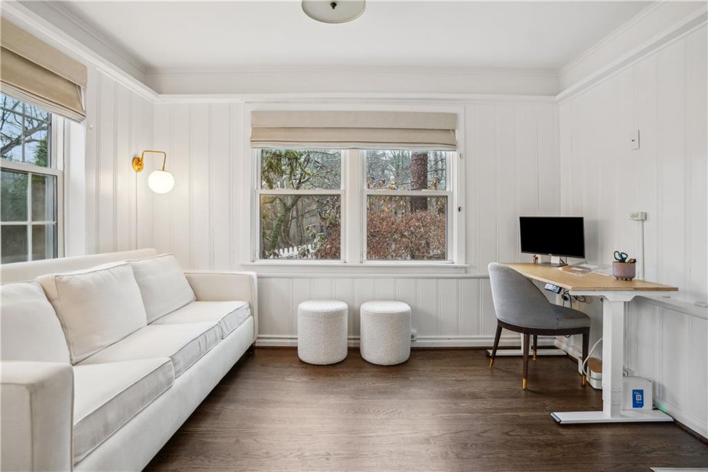 1992 Walthall Drive NW