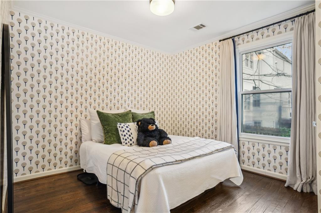 1992 Walthall Drive NW