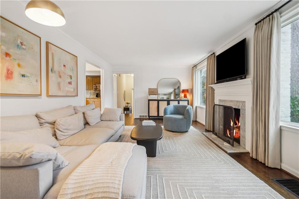 1992 Walthall Drive NW