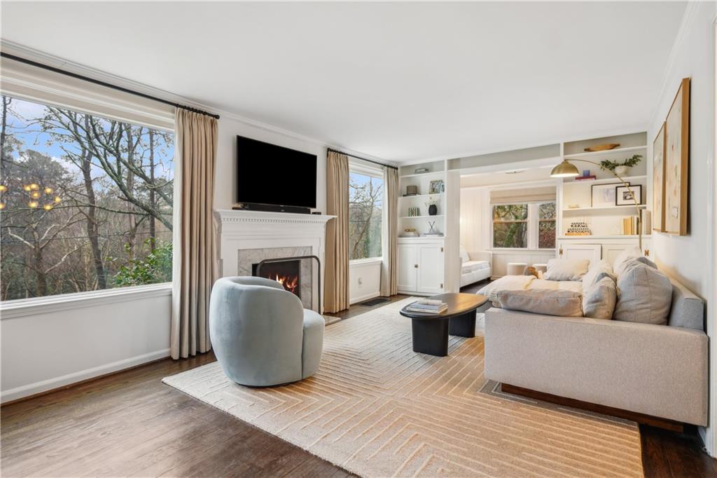 1992 Walthall Drive NW