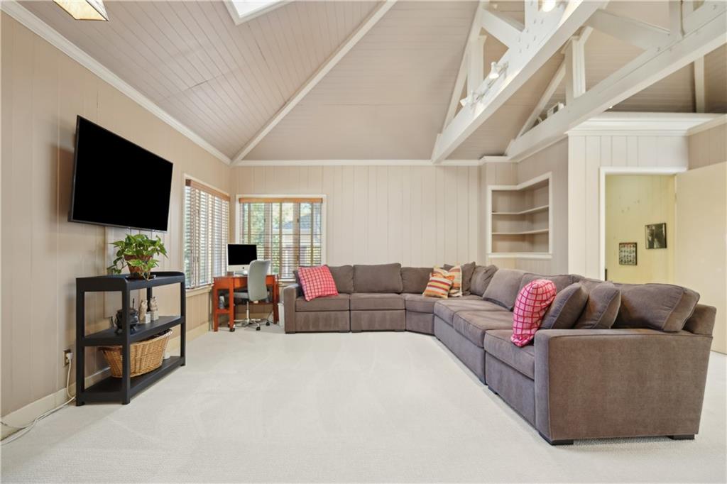 1328 Harvard Road NE