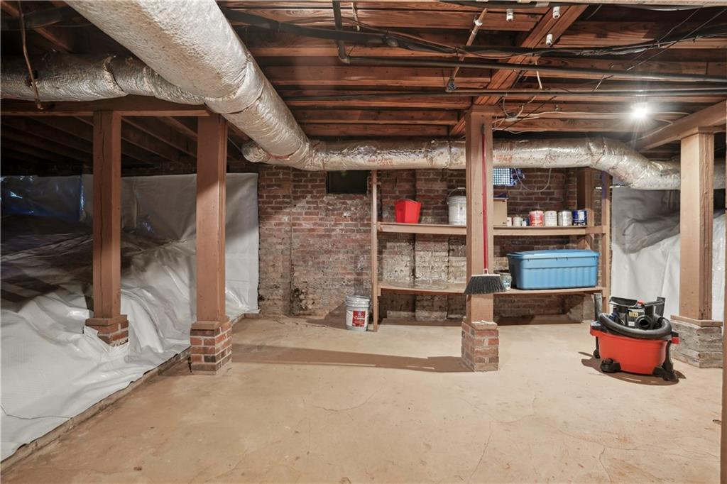 1328 Harvard Road NE