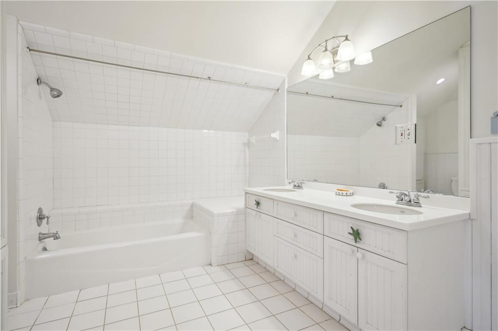 1328 Harvard Road NE