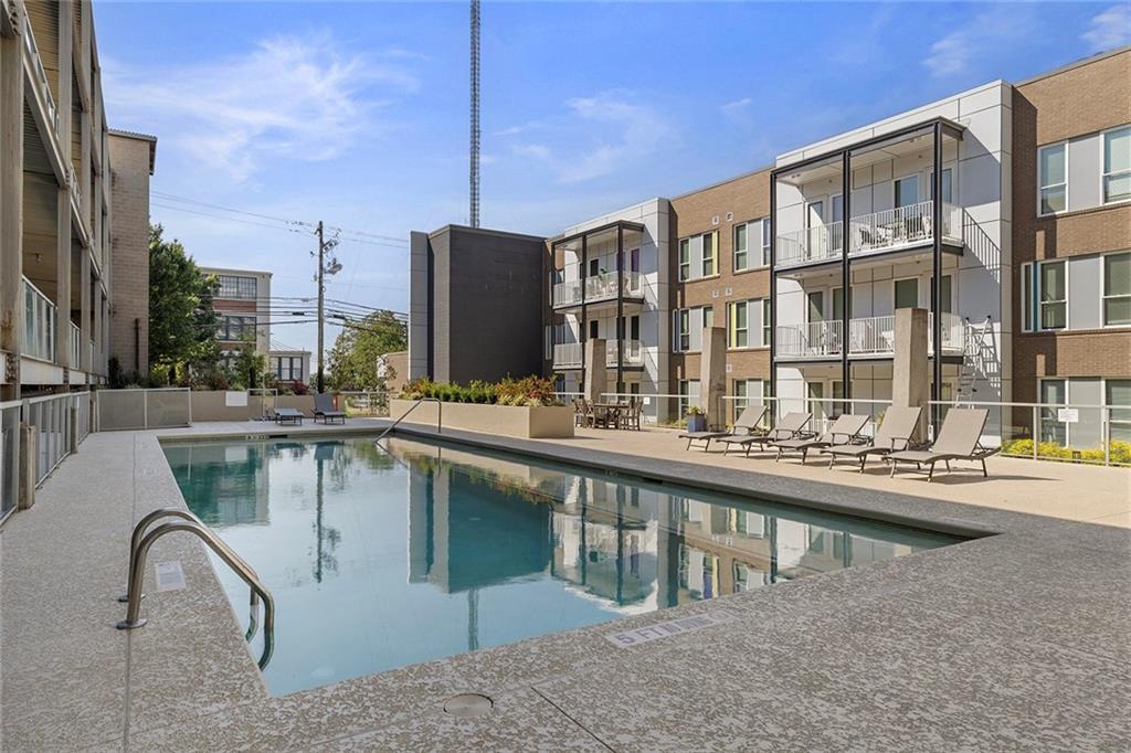 890 Memorial Drive Drive SE Unit 107