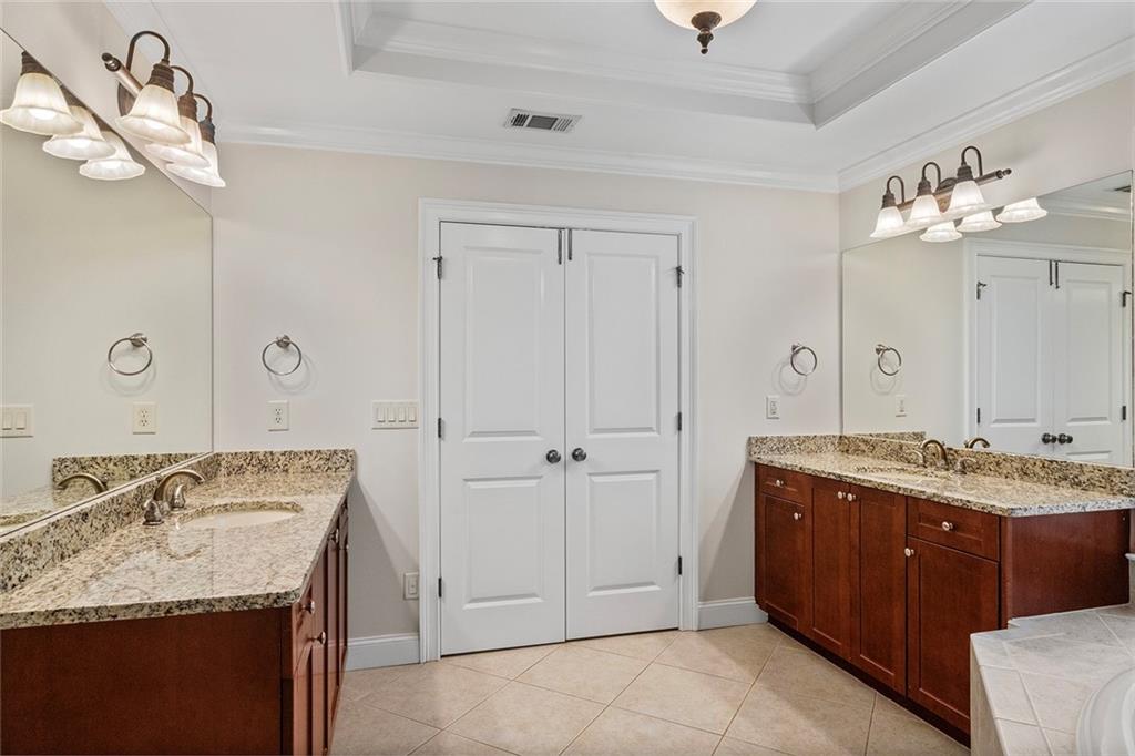 1958 Saxon Valley Circle NE