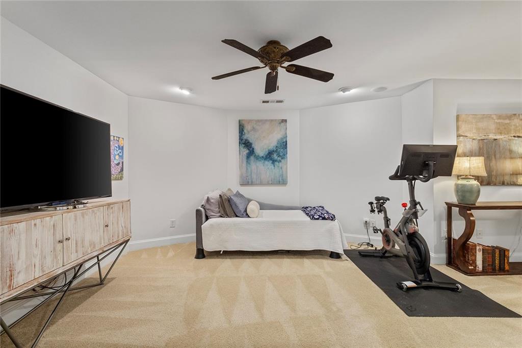 1958 Saxon Valley Circle NE