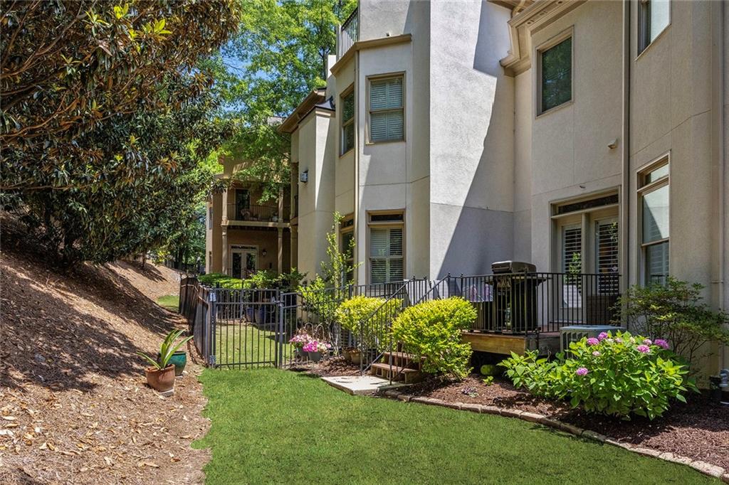 1958 Saxon Valley Circle NE