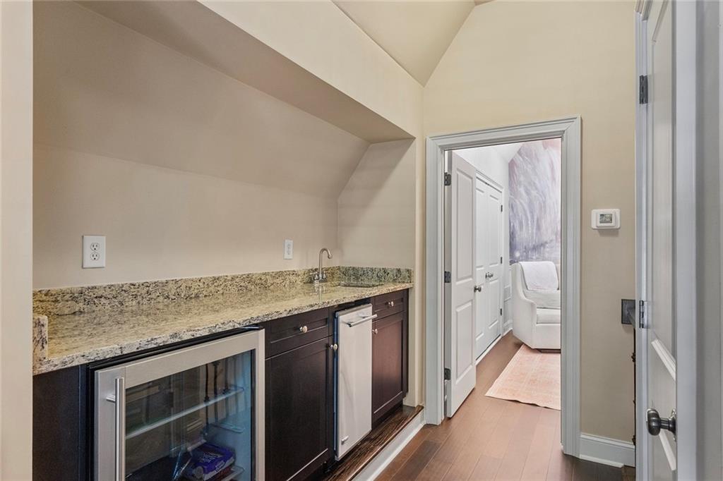 1958 Saxon Valley Circle NE
