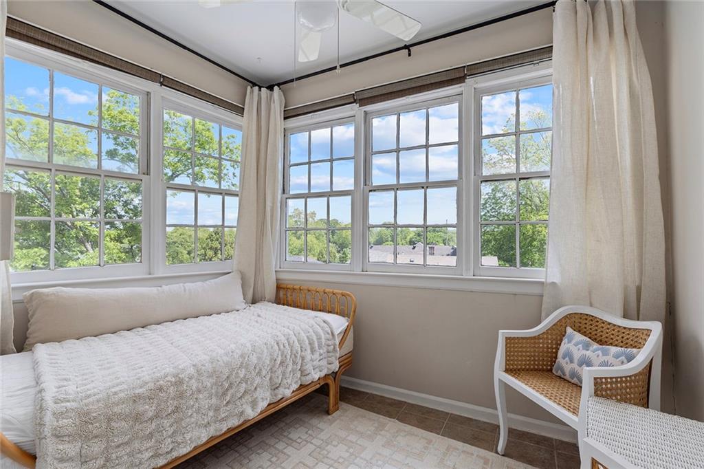 7 Park Lane NE Unit J