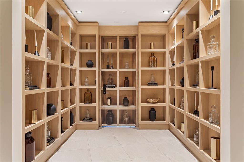 2425 Peachtree Road NE Unit 612