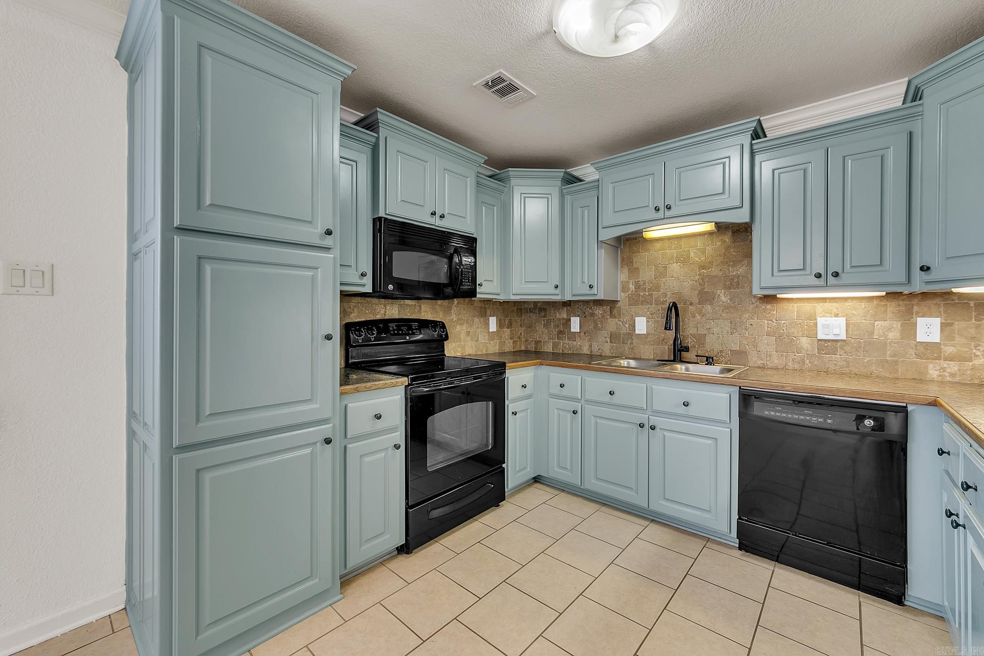 28 Green Apple Drive