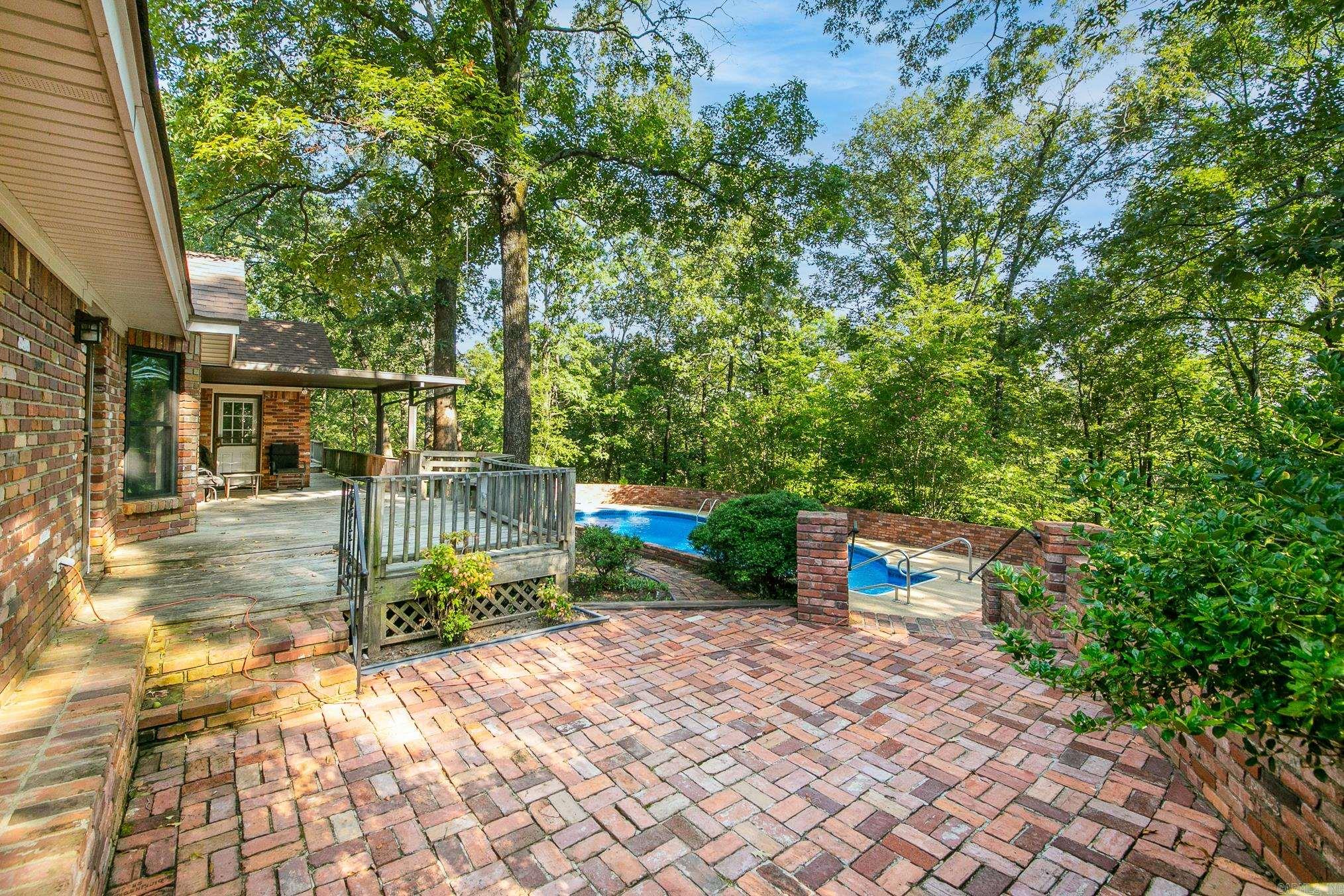 1718 W Cleland Road