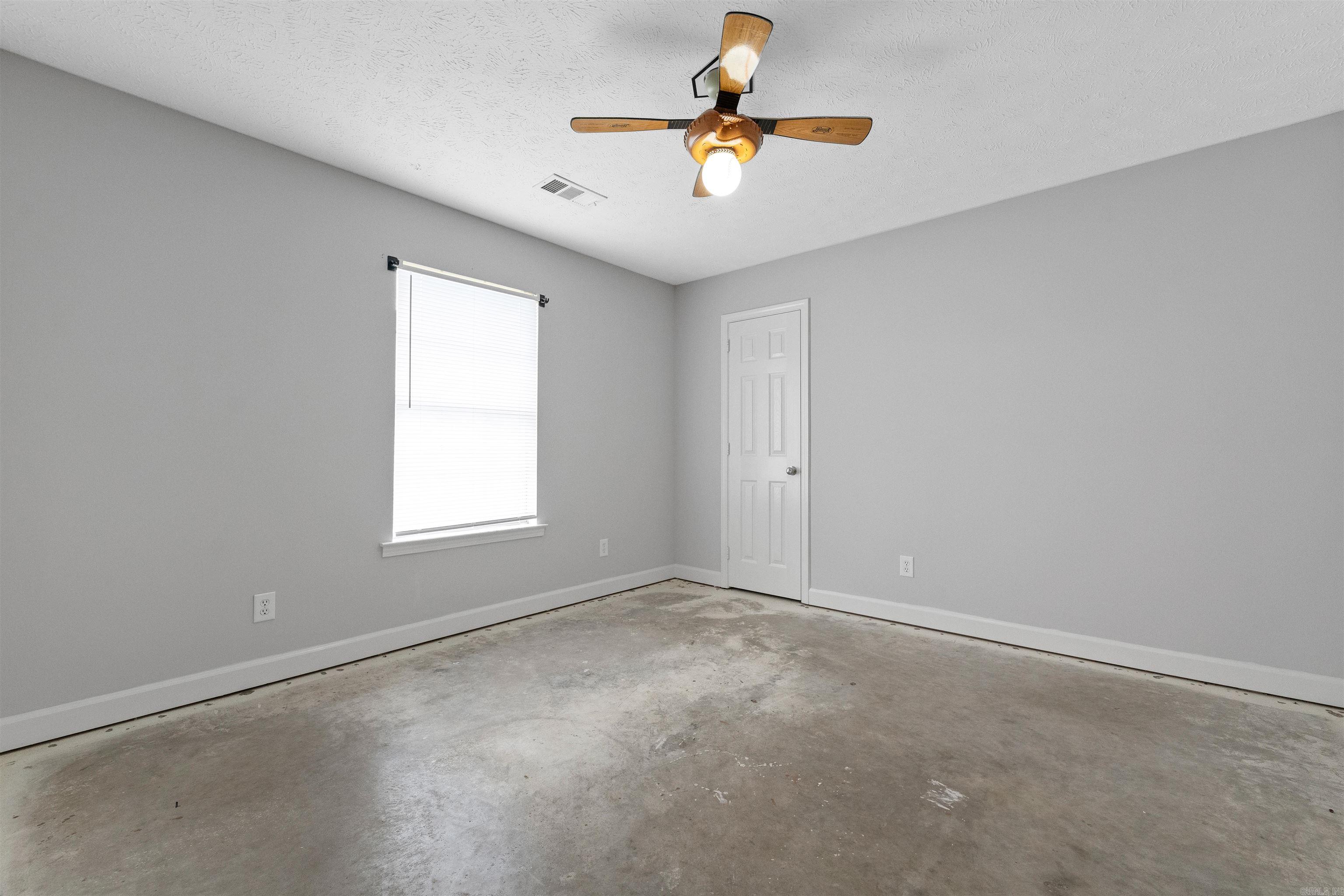 2 Turtle Creek Ct Court