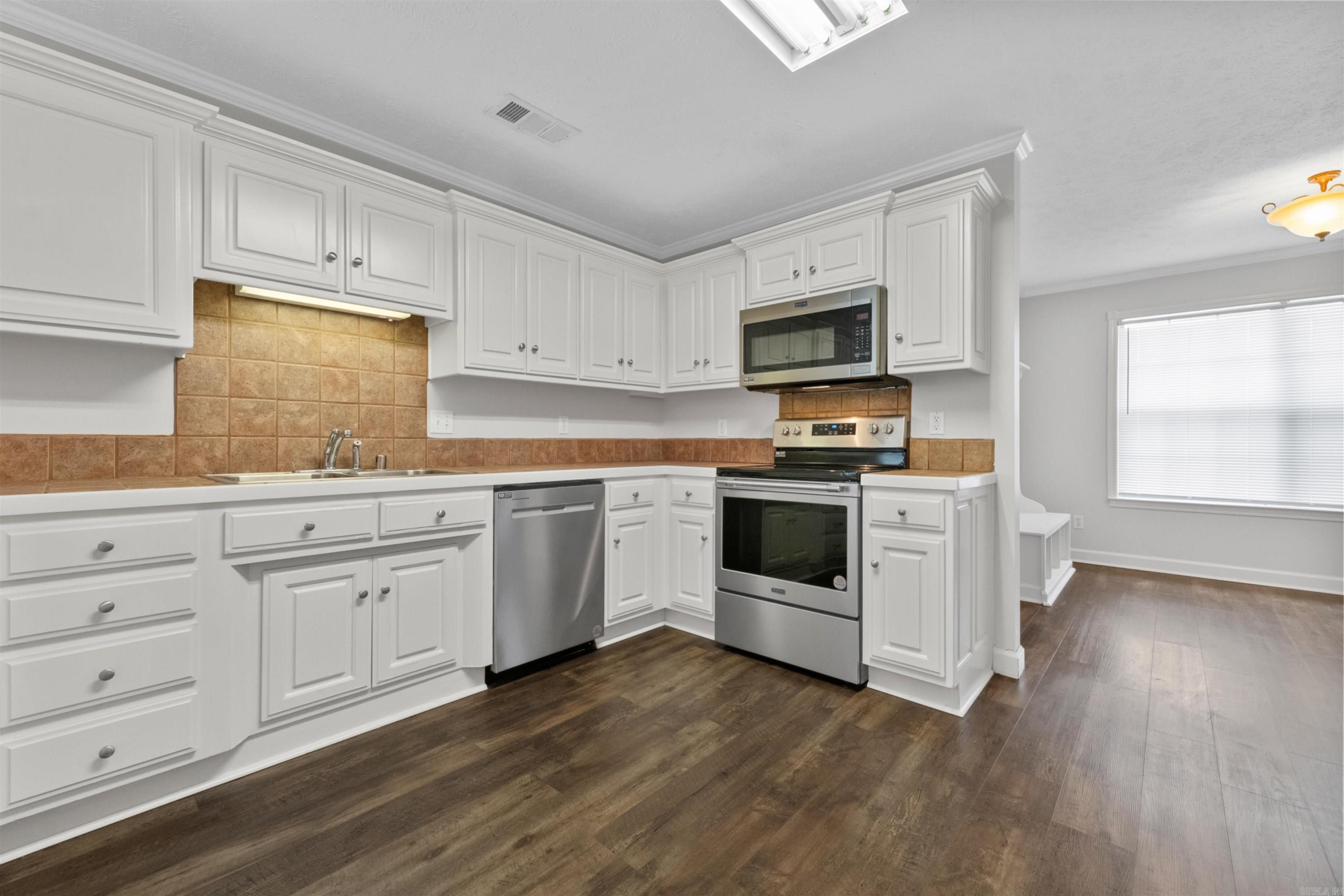 2 Turtle Creek Ct Court