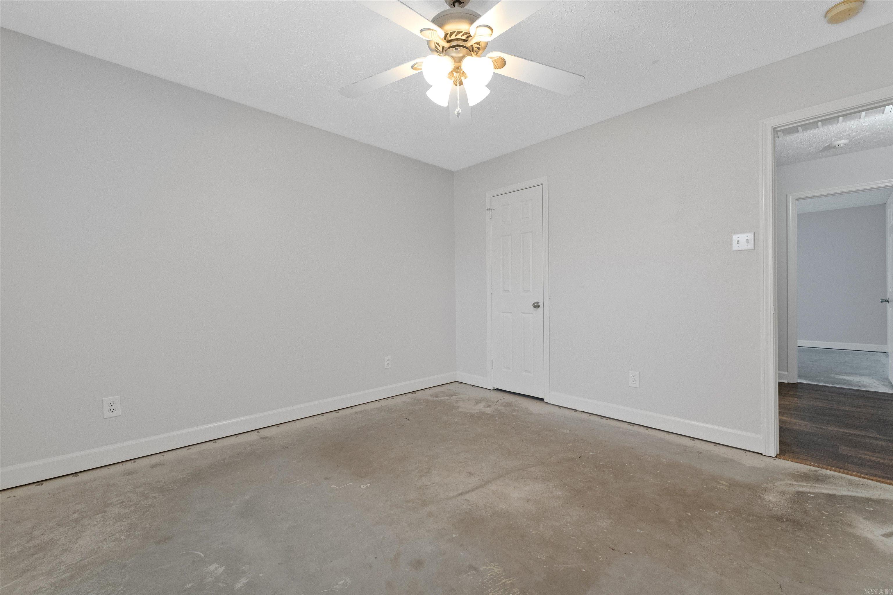 2 Turtle Creek Ct Court