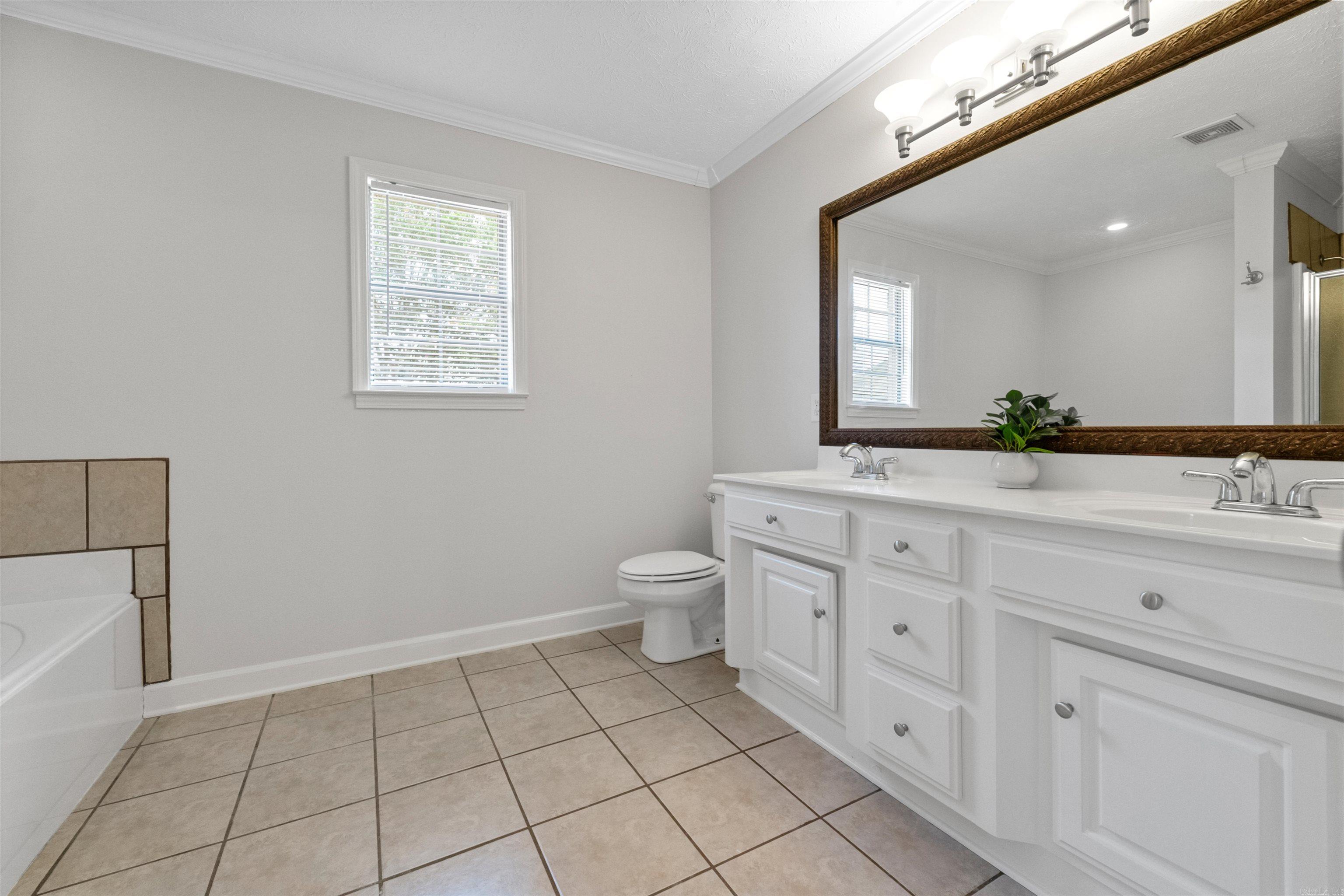 2 Turtle Creek Ct Court