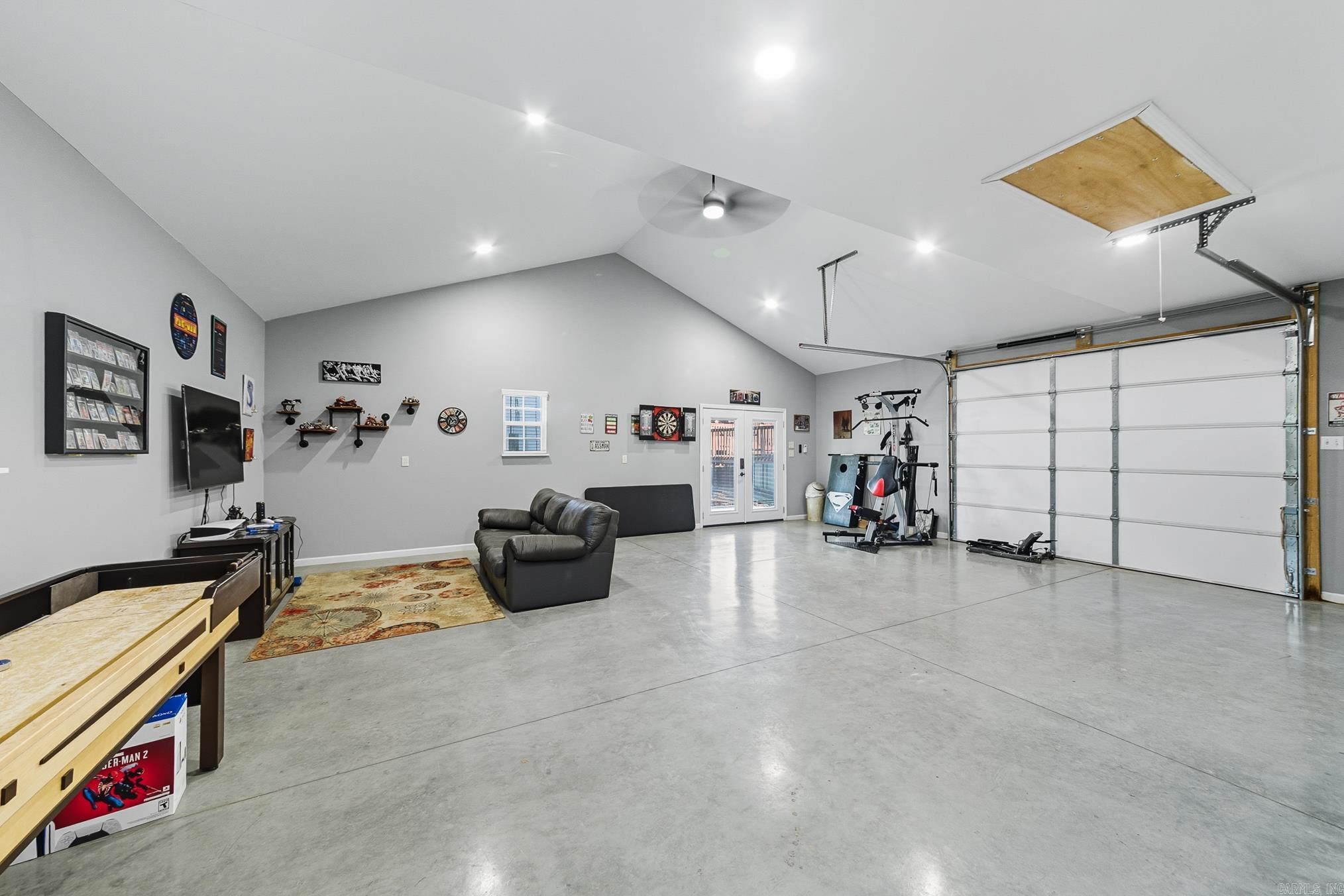 101 Ridge Cove