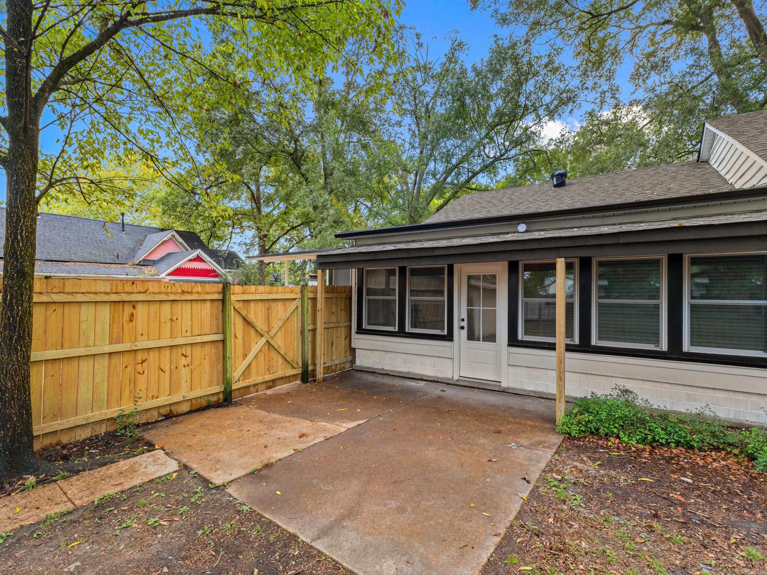206 N Elm Street