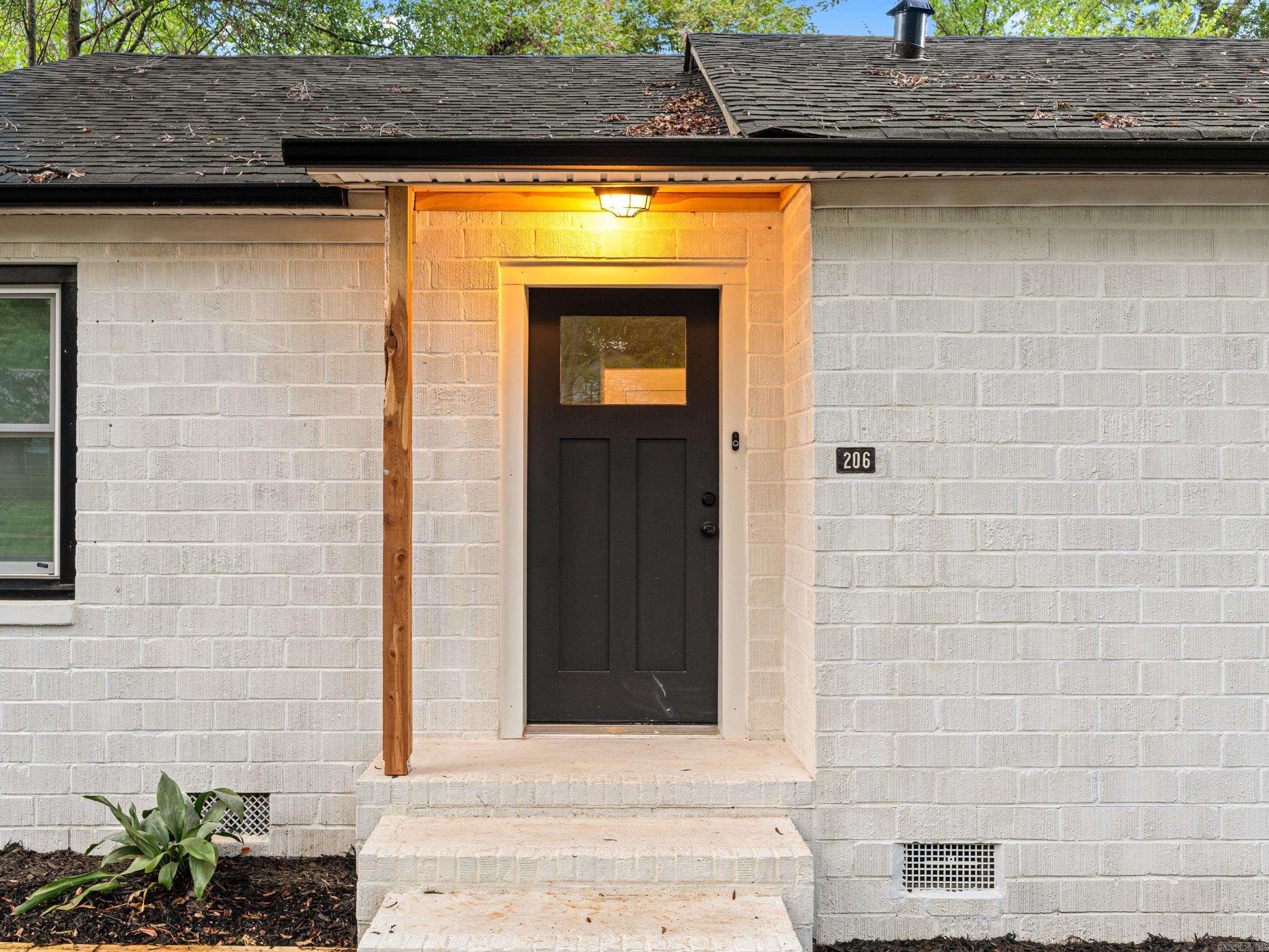 206 N Elm Street