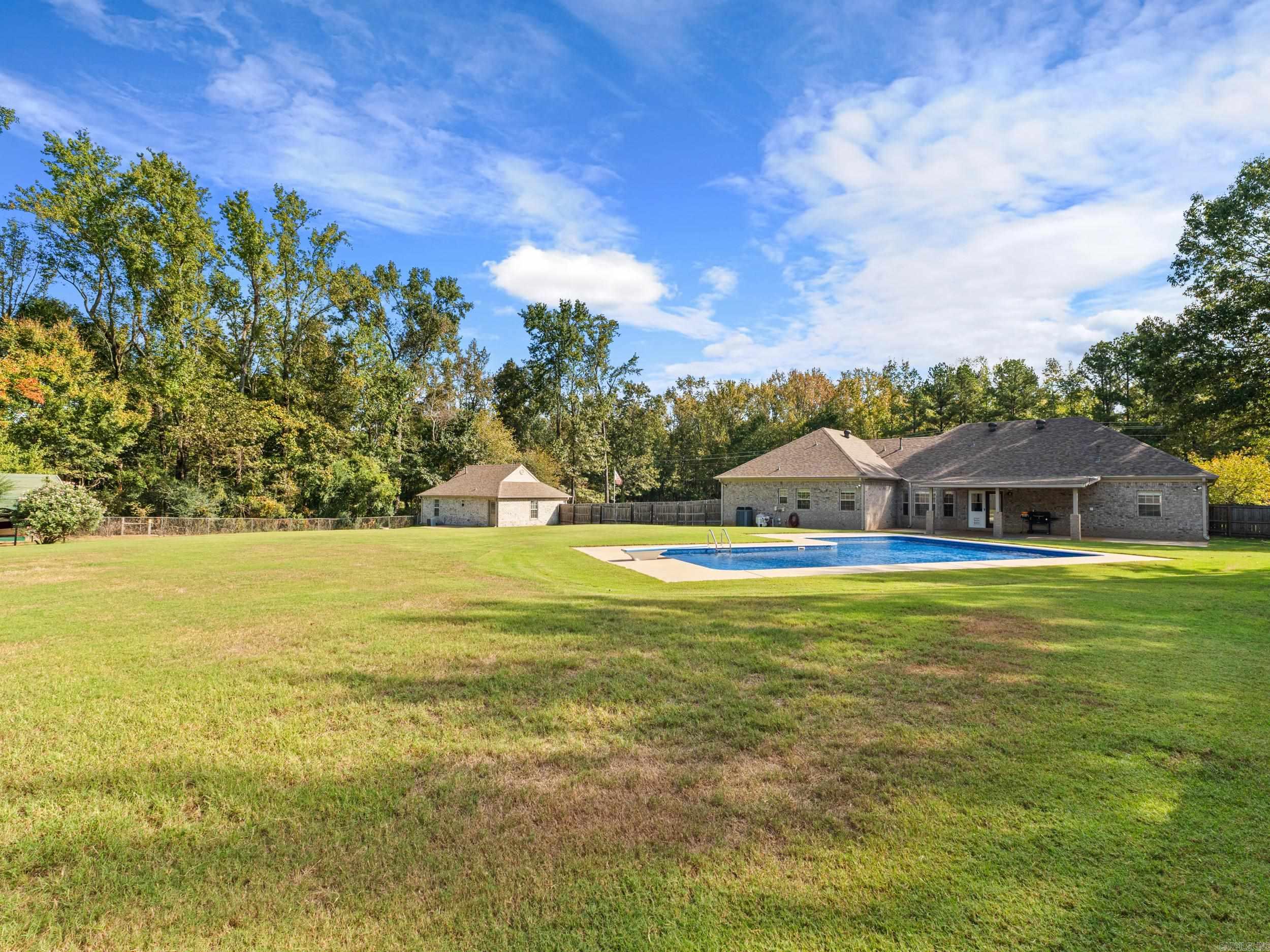 1604 Dogwood Lane