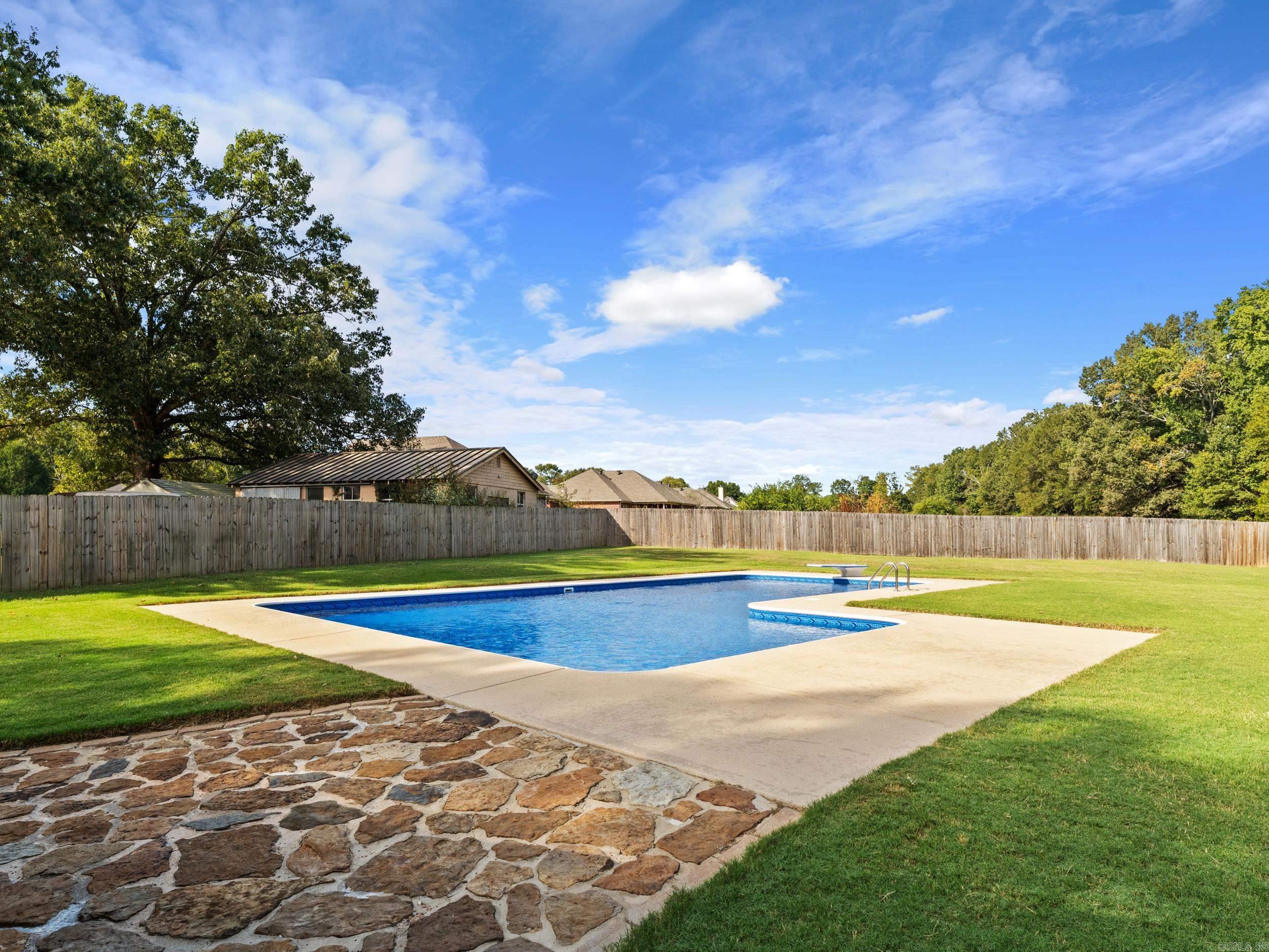 1604 Dogwood Lane
