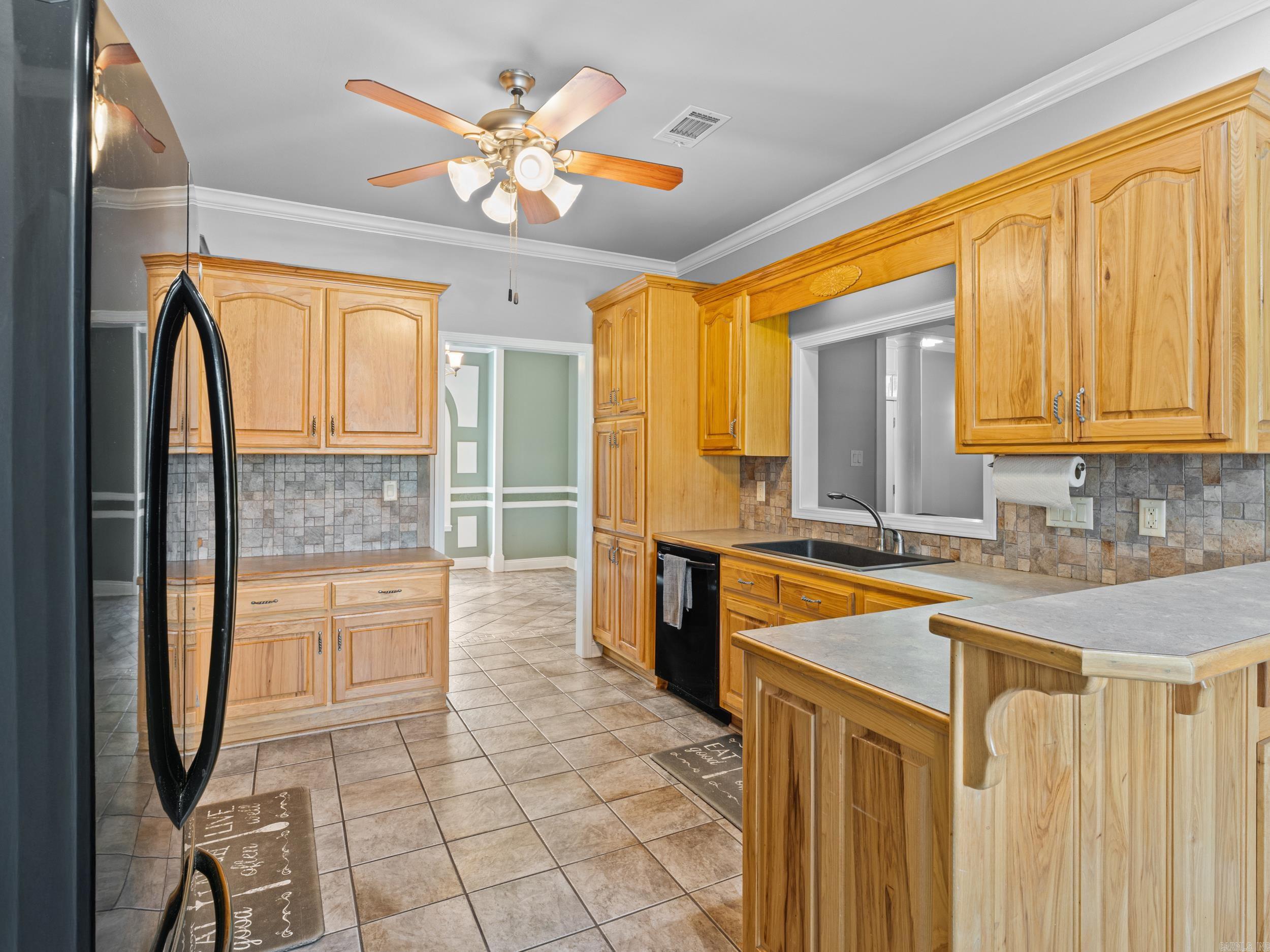 1604 Dogwood Lane