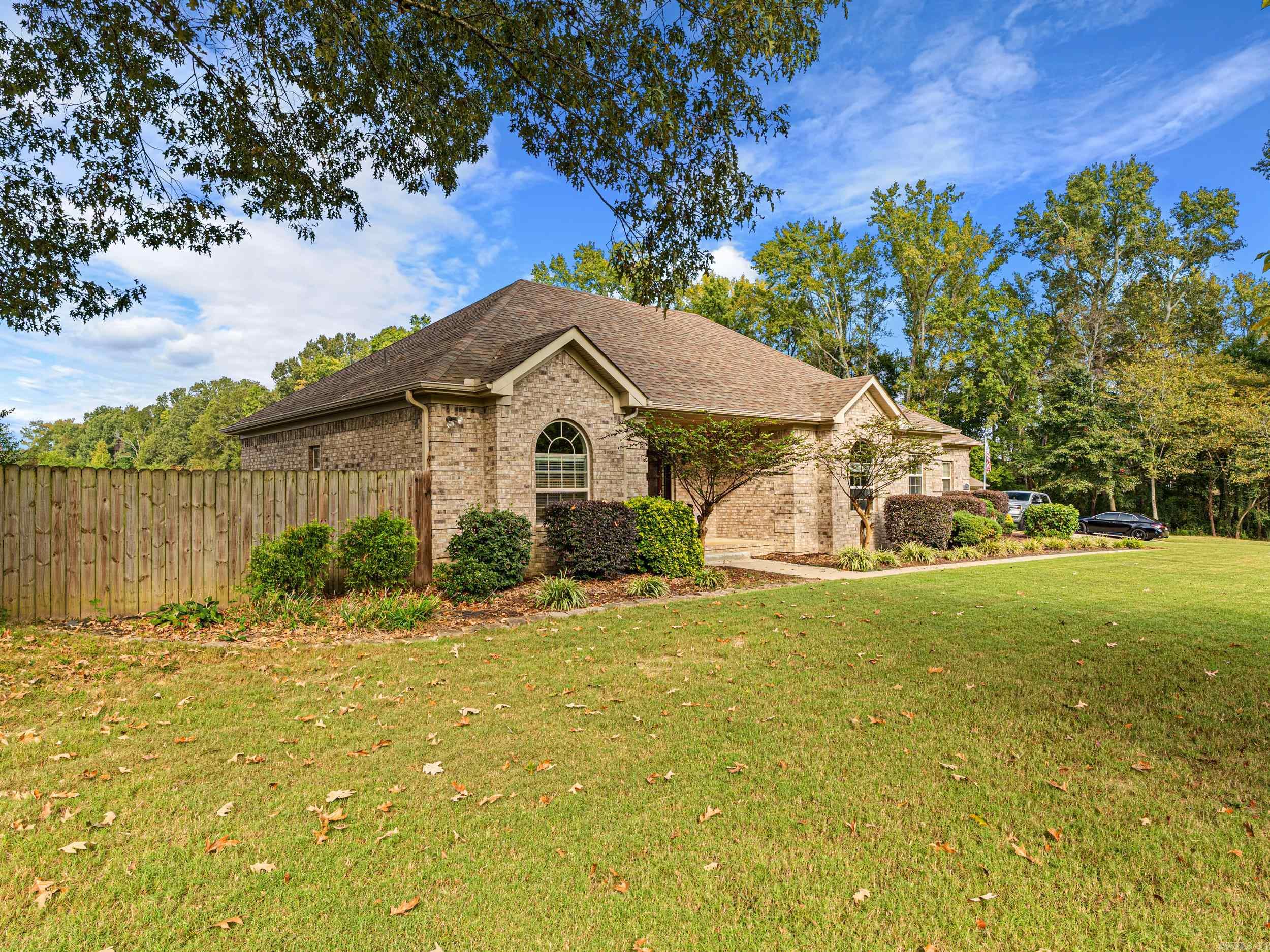 1604 Dogwood Lane