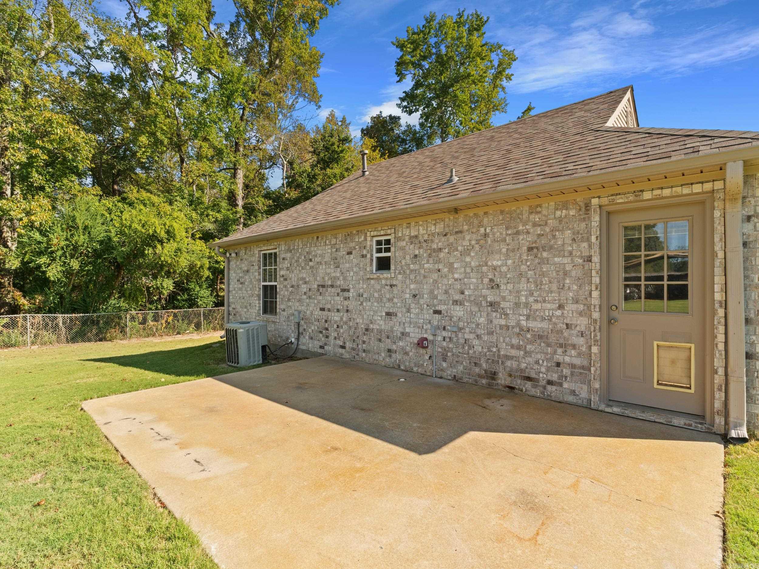 1604 Dogwood Lane