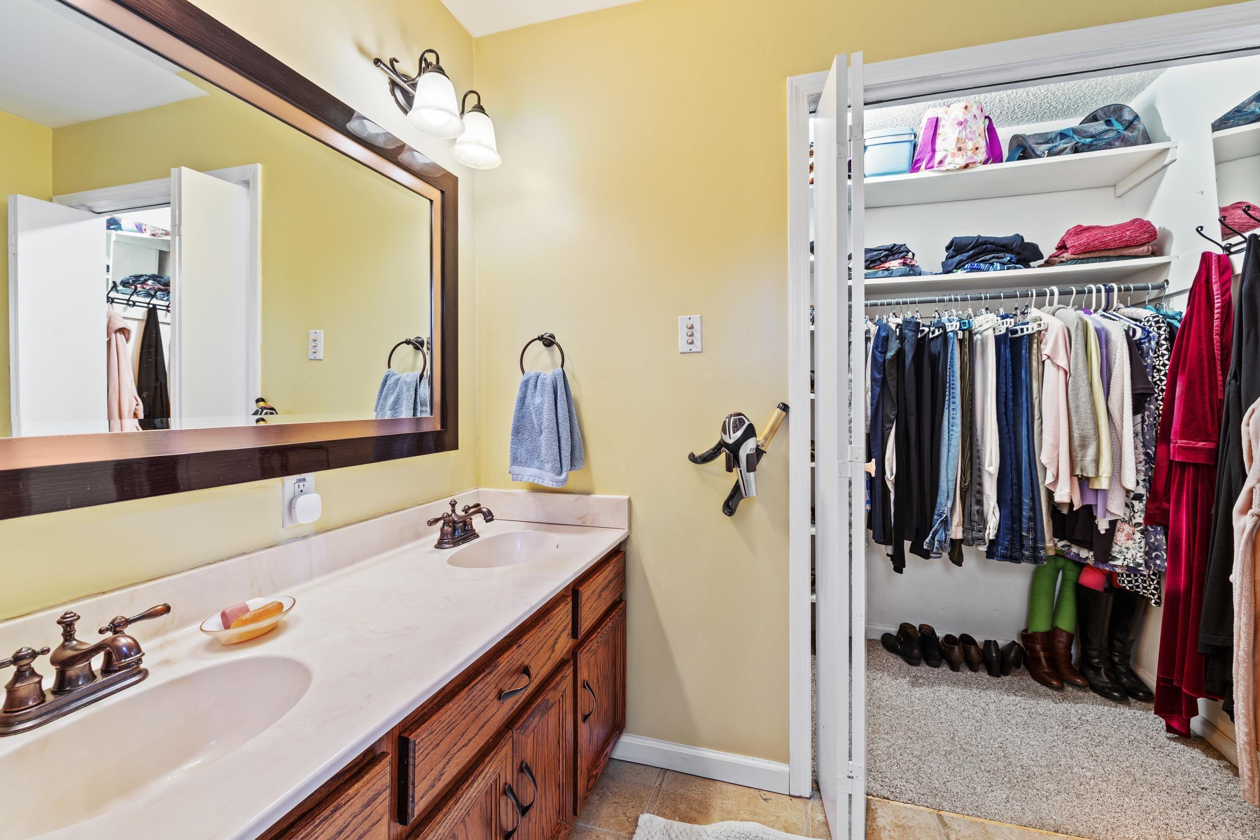 220 N Windwood Heights