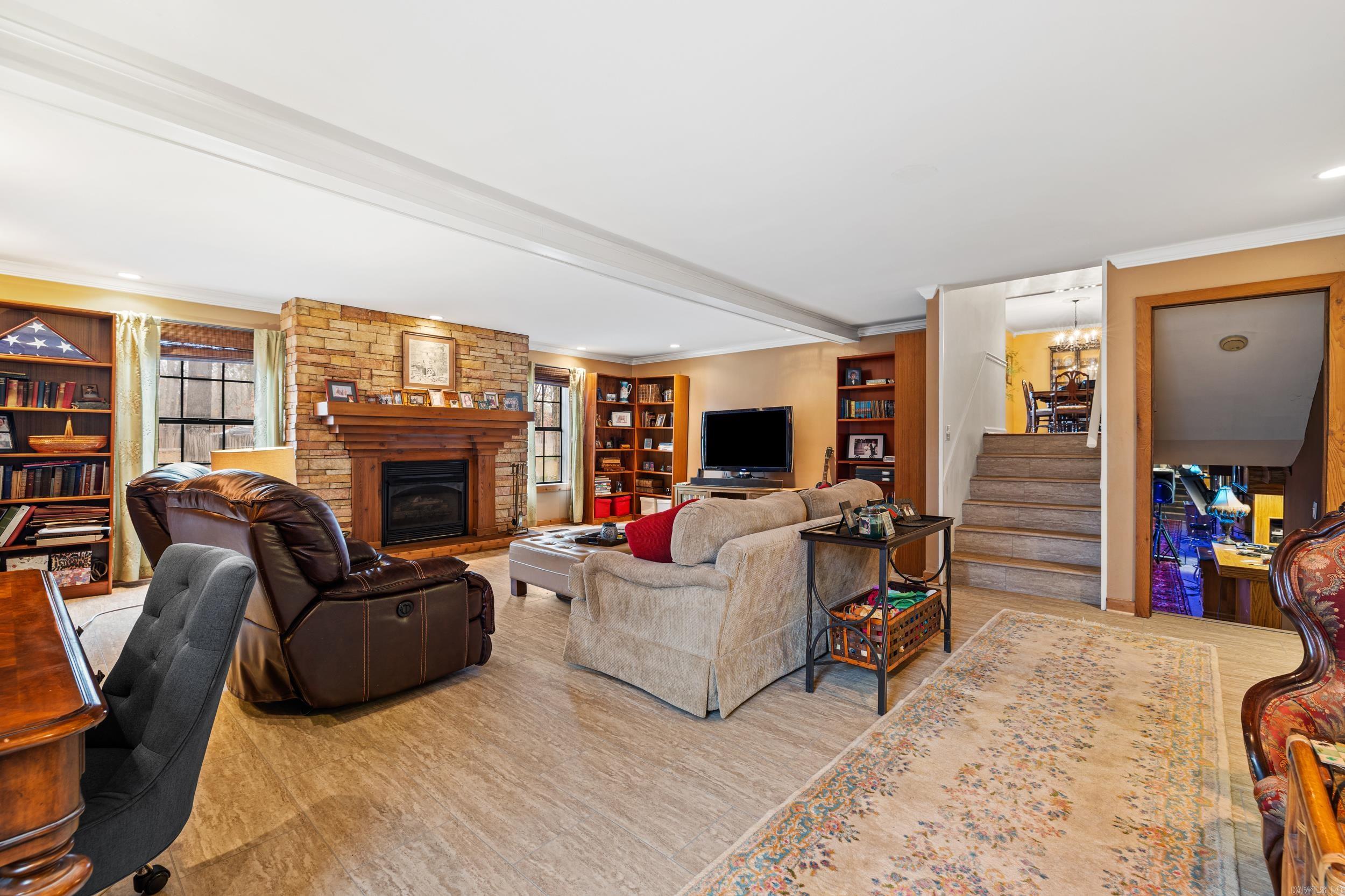 220 N Windwood Heights