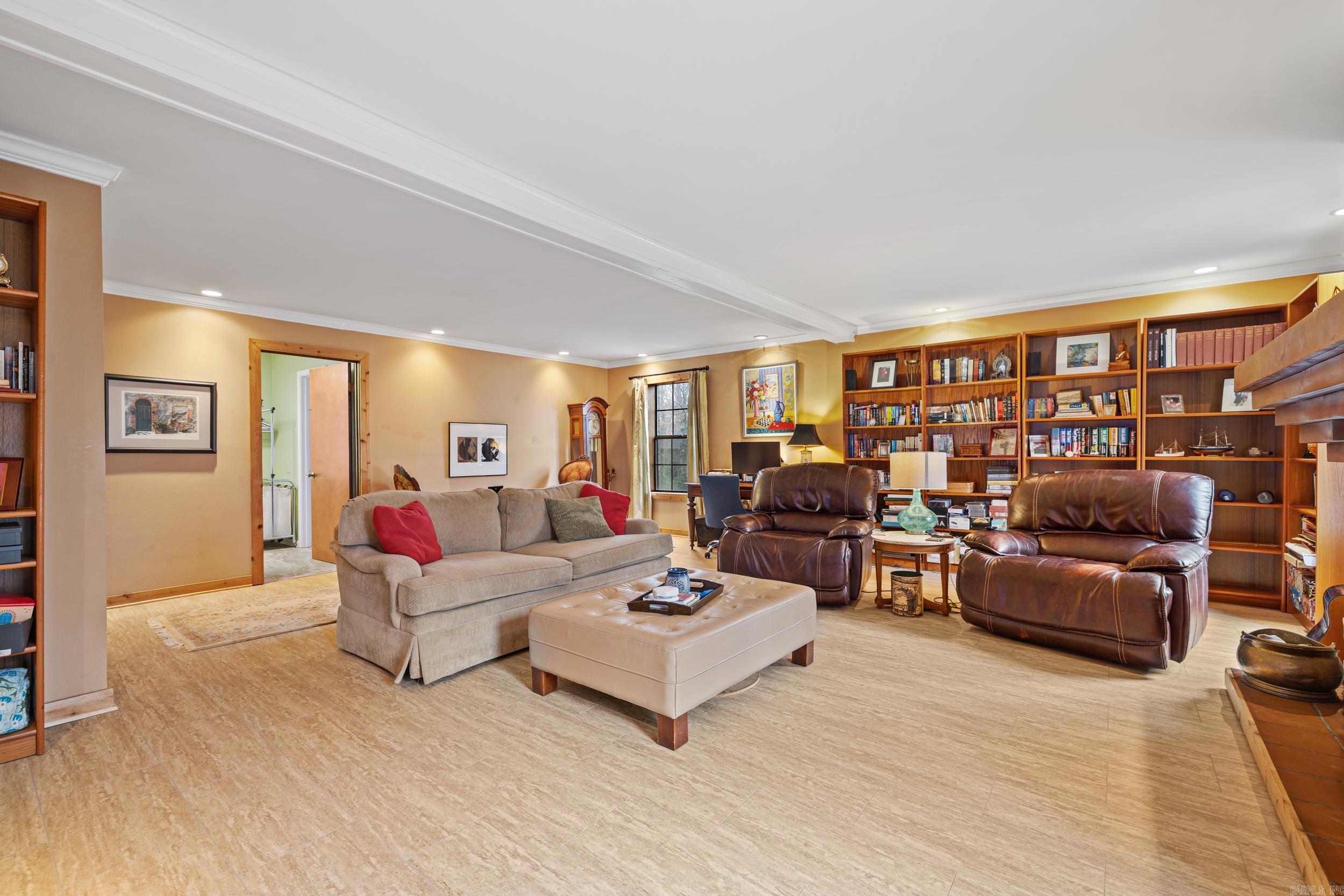 220 N Windwood Heights