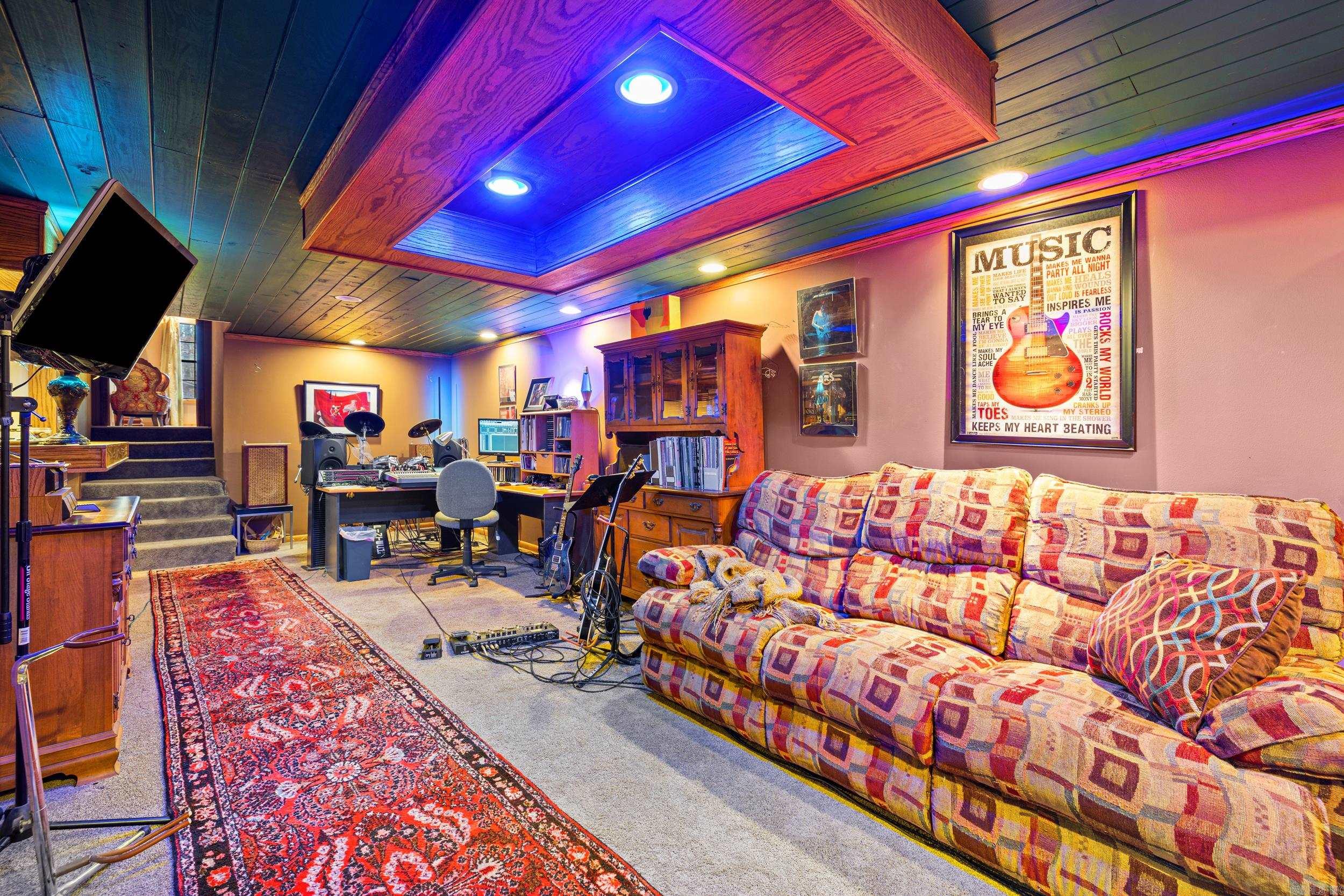 220 N Windwood Heights