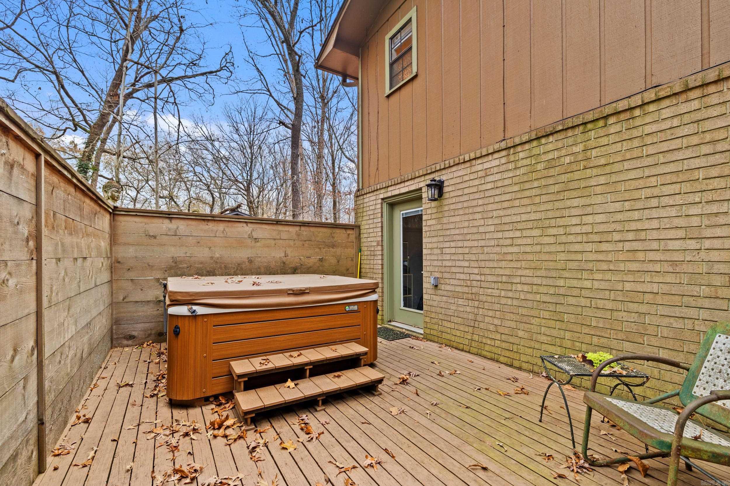 220 N Windwood Heights