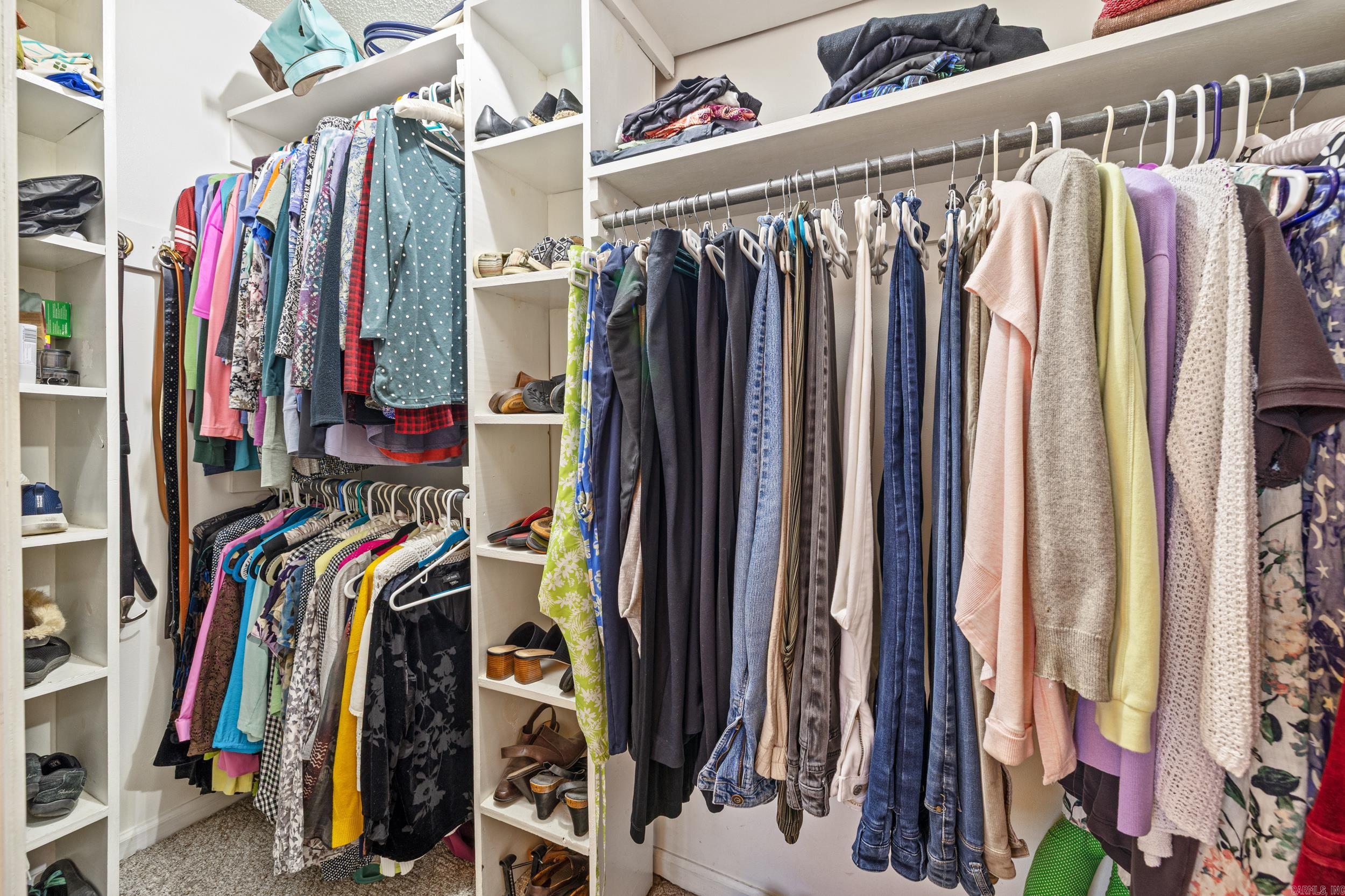 220 N Windwood Heights