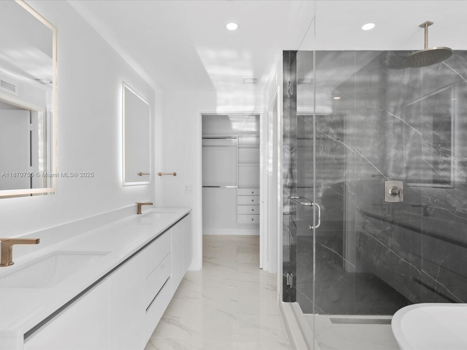 700 NE 24th St # 503