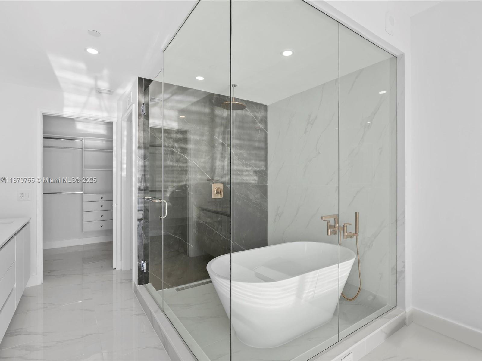 700 NE 24th St # 503