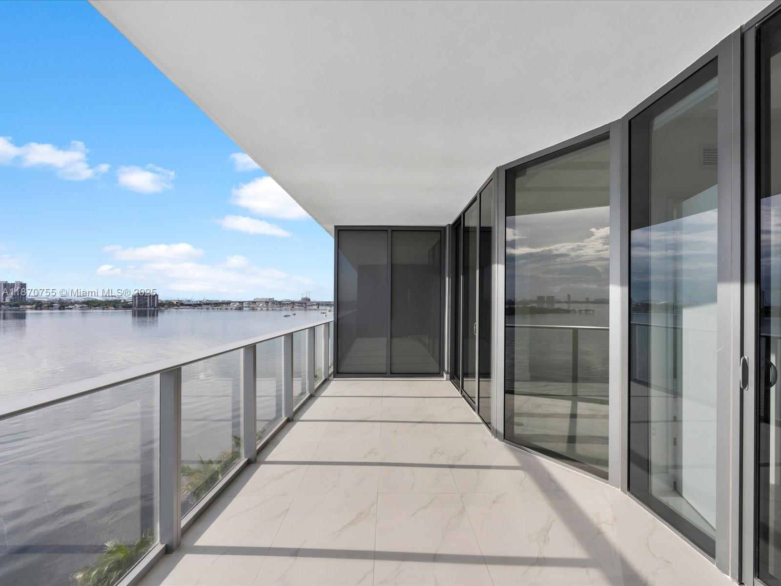 700 NE 24th St # 503