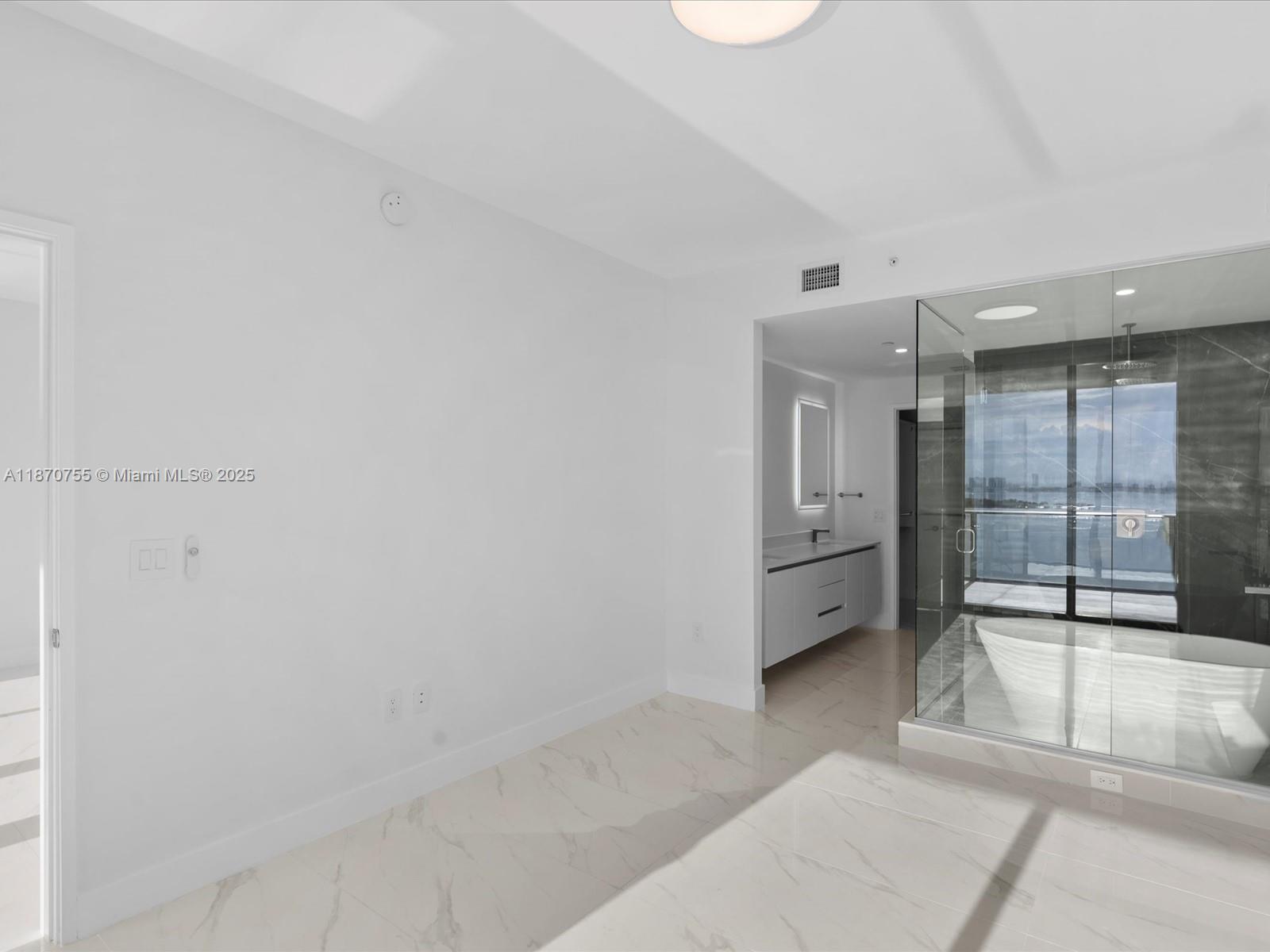 700 NE 24th St # 503