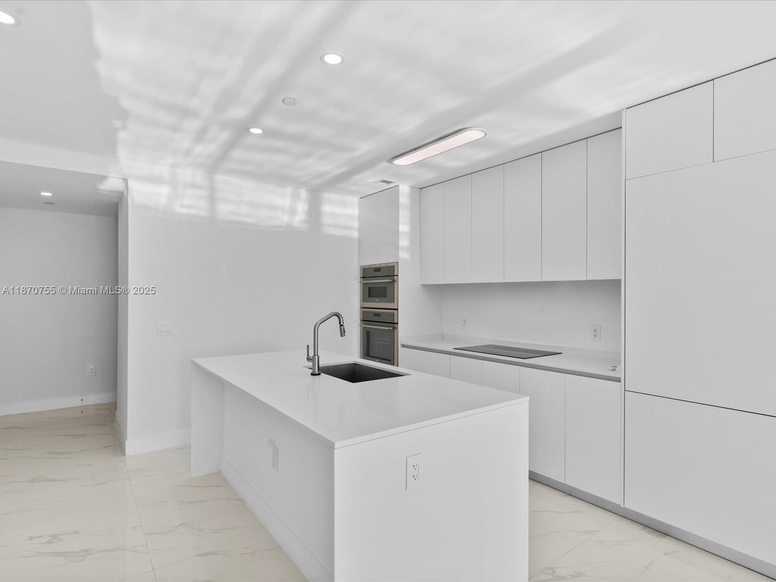 700 NE 24th St # 503