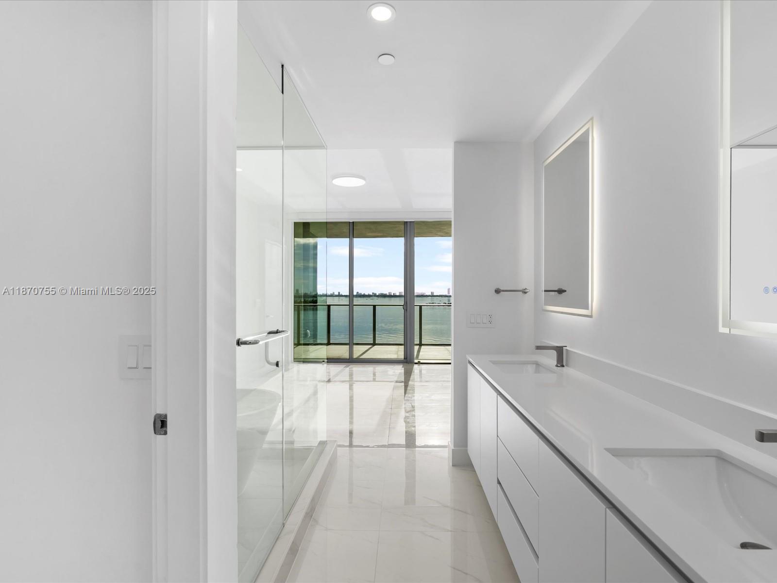 700 NE 24th St # 503